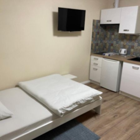 Villa Pod Orzechem W Zaniemyslu المظهر الخارجي الصورة
