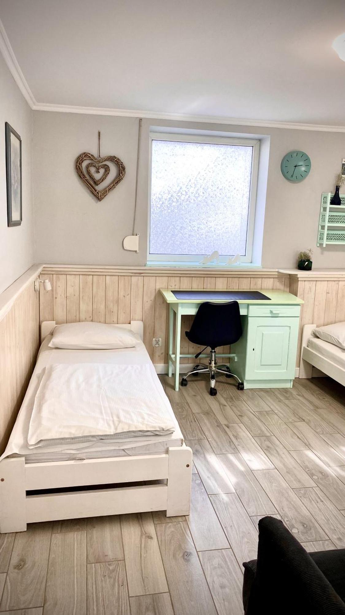 Villa Pod Orzechem W Zaniemyslu المظهر الخارجي الصورة
