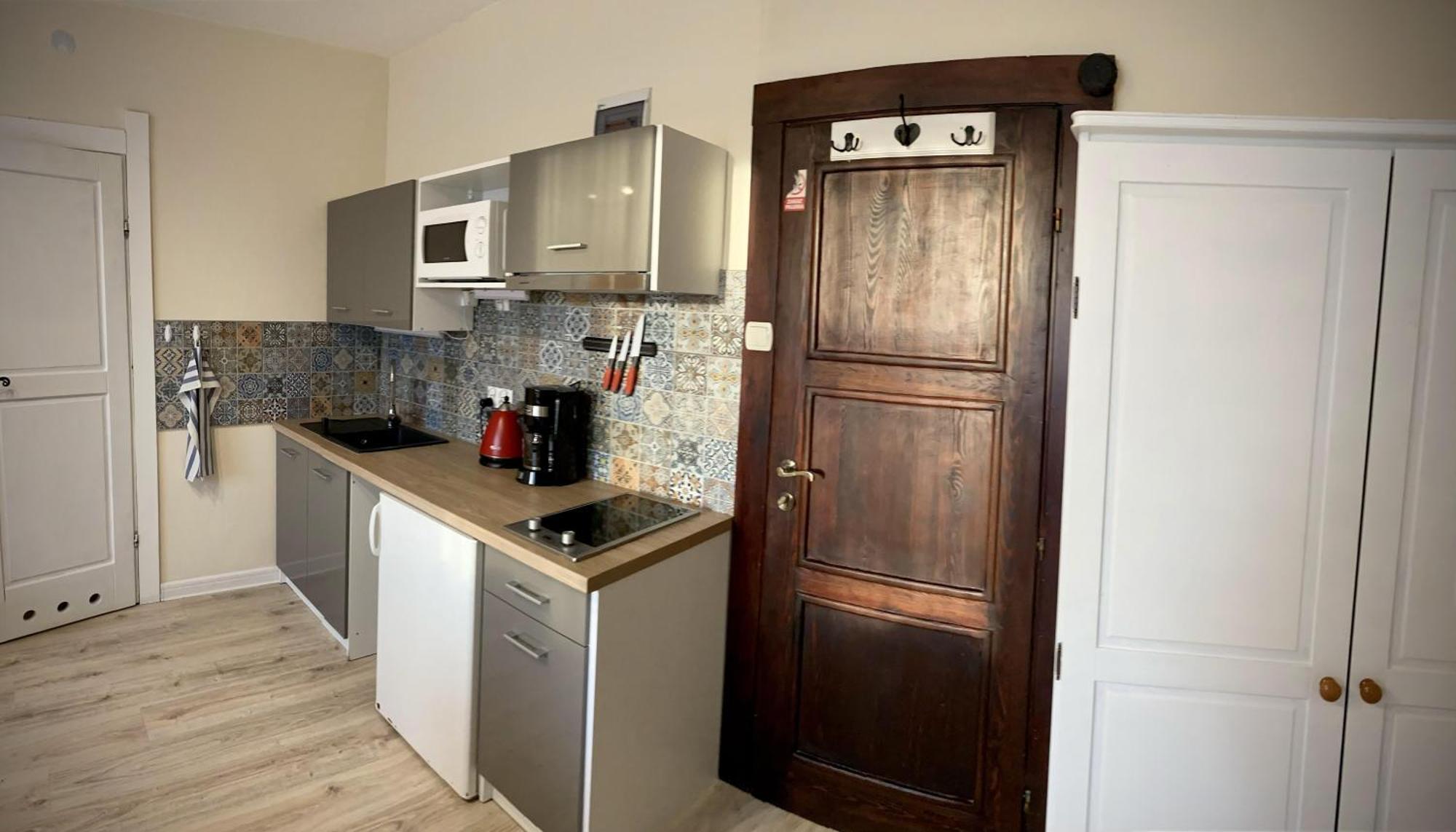 Villa Pod Orzechem W Zaniemyslu المظهر الخارجي الصورة