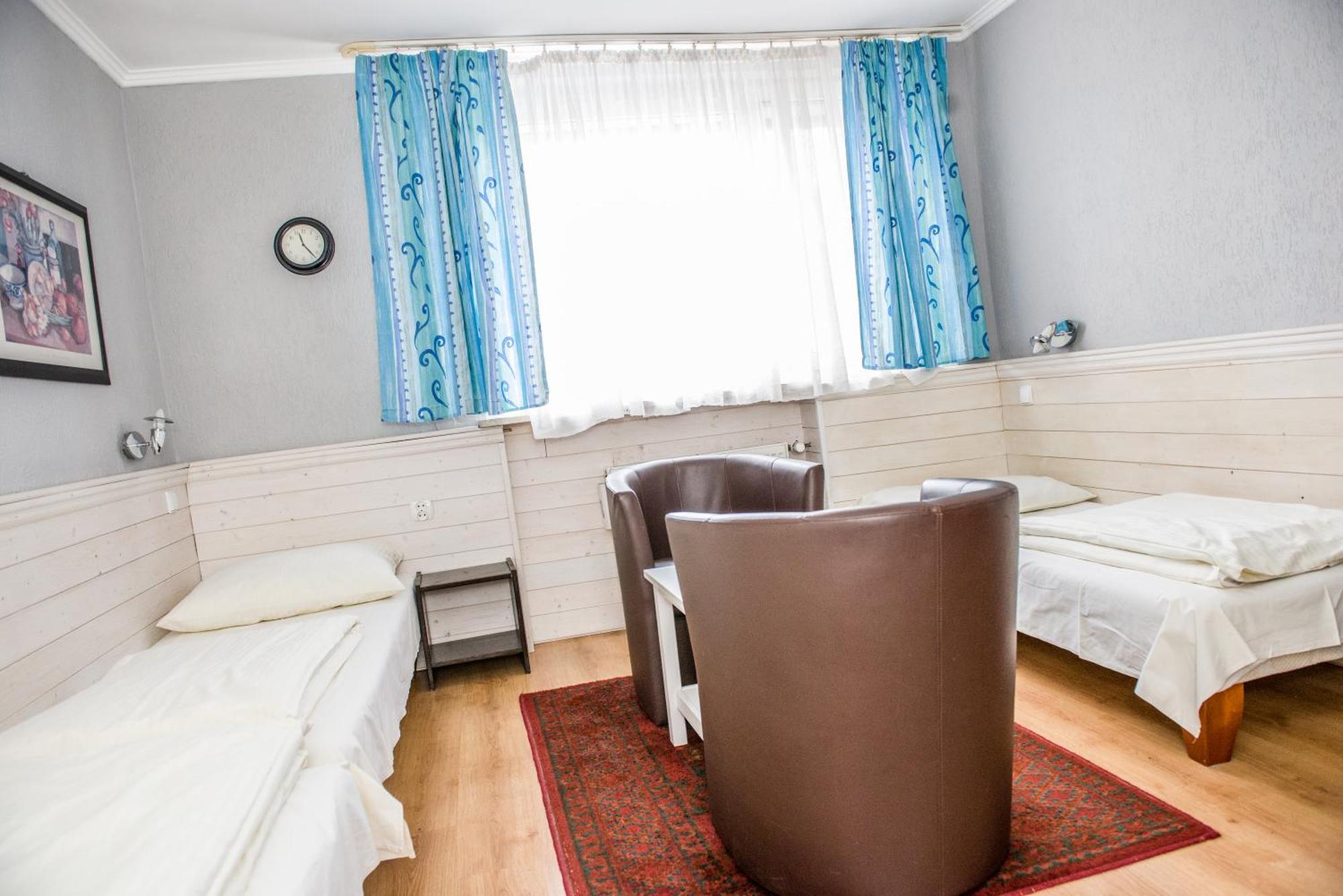 Villa Pod Orzechem W Zaniemyslu المظهر الخارجي الصورة