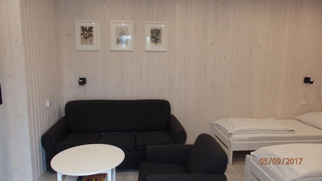 Villa Pod Orzechem W Zaniemyslu المظهر الخارجي الصورة