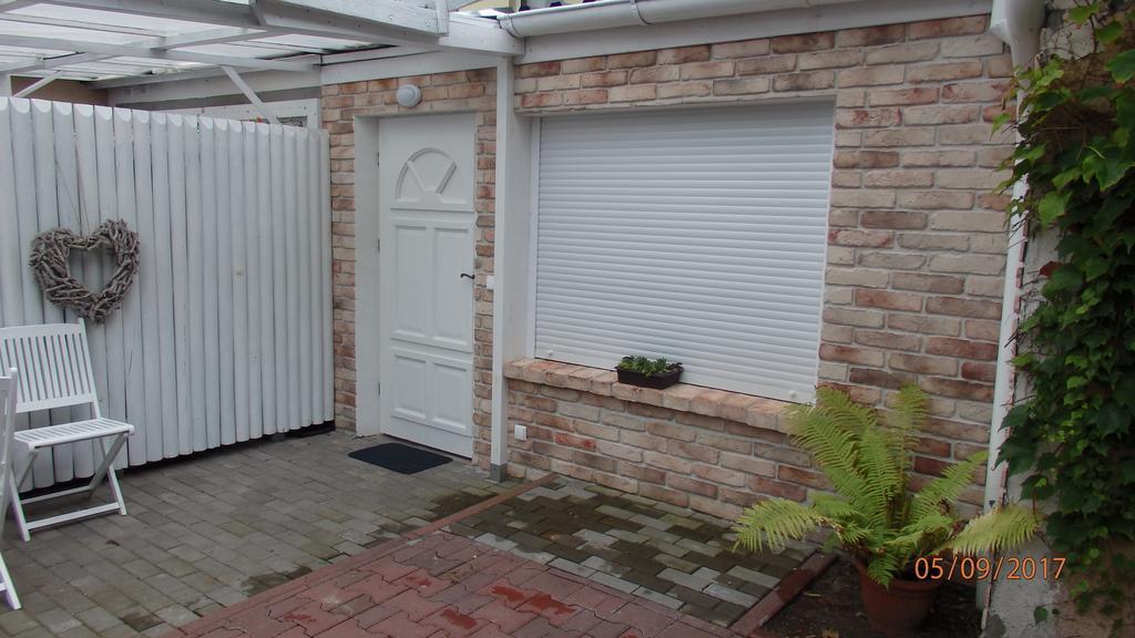 Villa Pod Orzechem W Zaniemyslu المظهر الخارجي الصورة